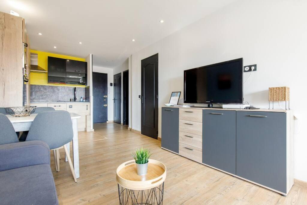 Stanislas Art - Cannes Centre - Terrasse - Clim Apartment Bagian luar foto